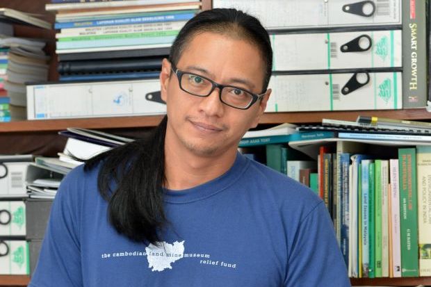 Dr Azmi Shahrom